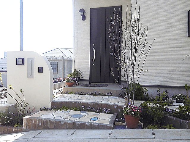 Symbol Tree and Plants at Entrance