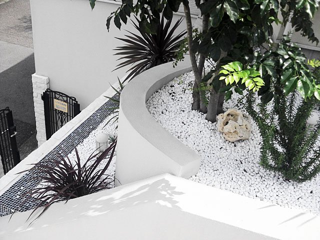 Asian Reformentrance Approach And Gardenmade Of White Materials Gallery Garden Landscape Design Fuchiso Inc