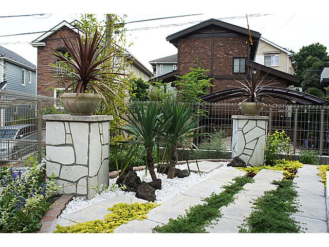 南国風のお庭を植栽とタイルで 施工事例 外構 お庭工事 デザイン 風知蒼